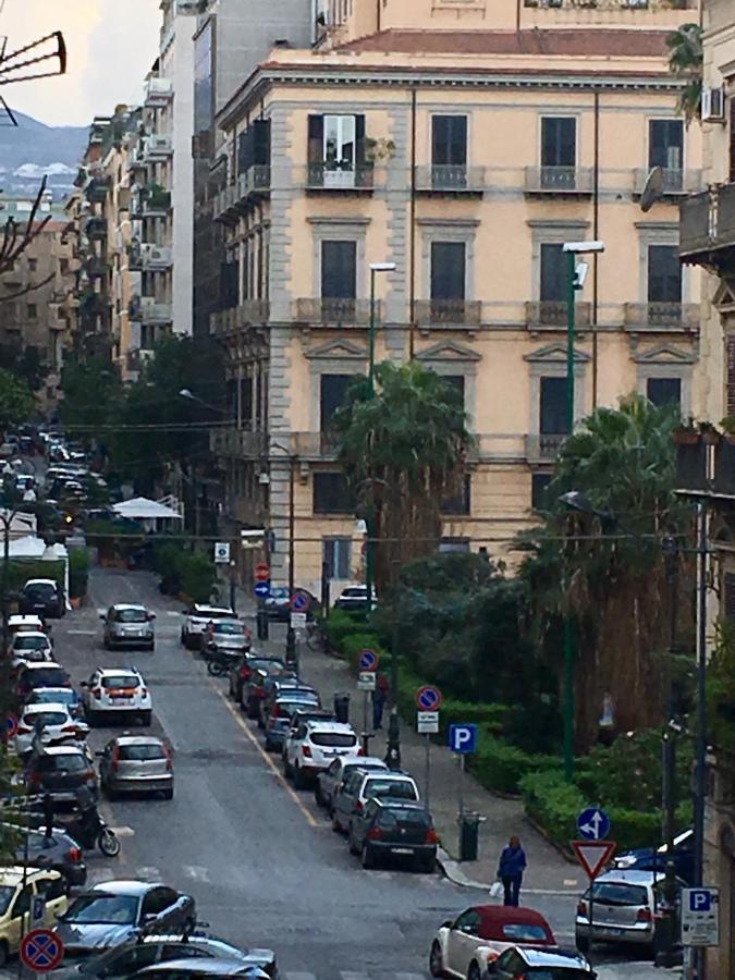 Sweet Room In Center Palermo Bagian luar foto